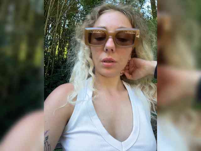 Janchi- Sex Cam Show