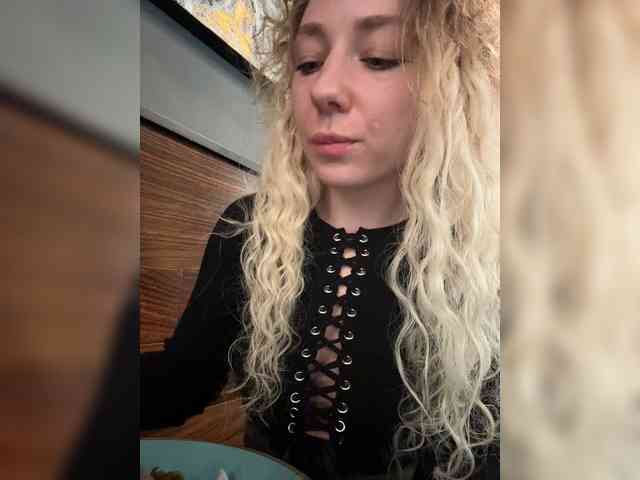 Este modelo está ao vivo agora. Janchi-