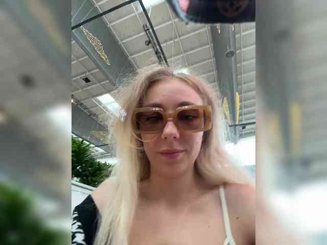 Janchi- Sex Cam Show