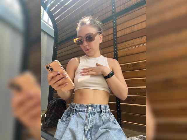 Janchi- Sex Cam Show
