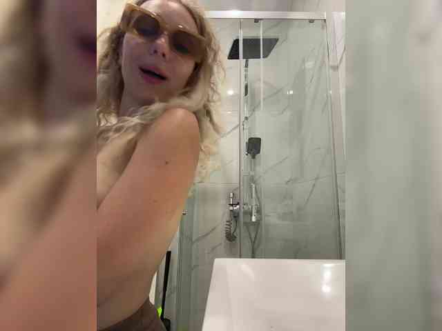 Janchi- Sex Cam Show