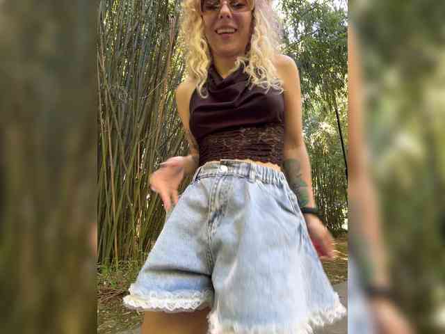 Janchi- Sex Cam Show