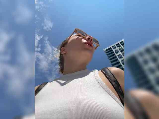 Janchi- Sex Cam Show
