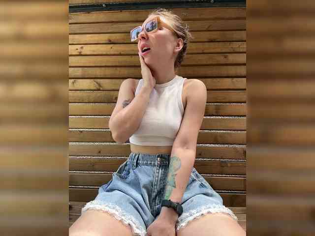 JJane- webcam