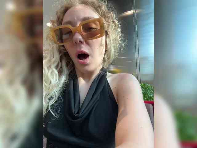Janchi- Sex Cam Show