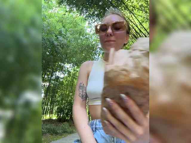 JJane- webcam
