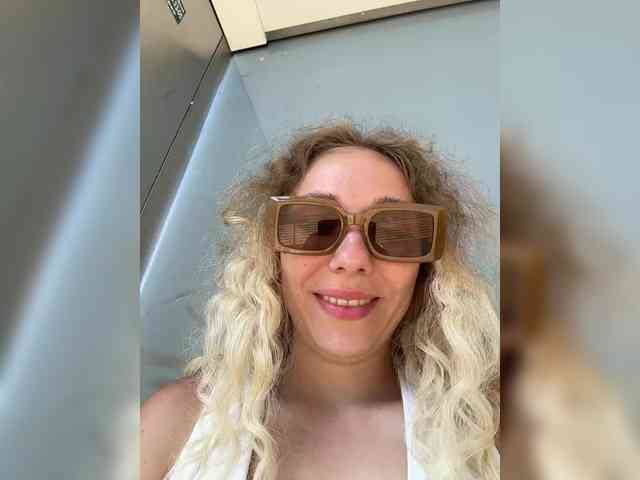 Janchi- Sex Cam Show