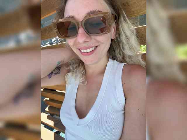 Janchi- Sex Cam Show