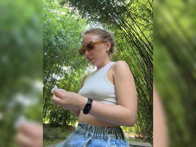 Janchi- Sex Cam Show
