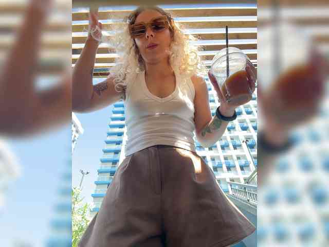 Janchi- Sex Cam Show