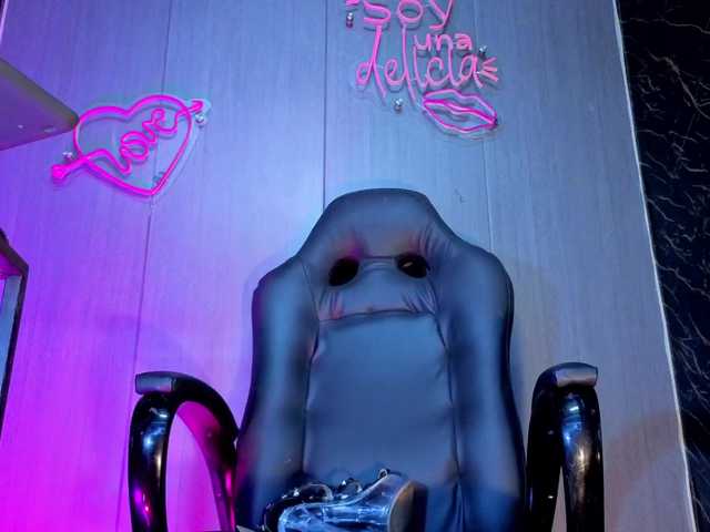 amgeline live cam on BongaCams