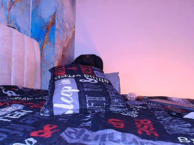 hanks-star, en vivo ahora en BongaCams