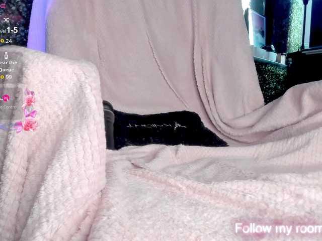 LeenyLipss live cam on BongaCams