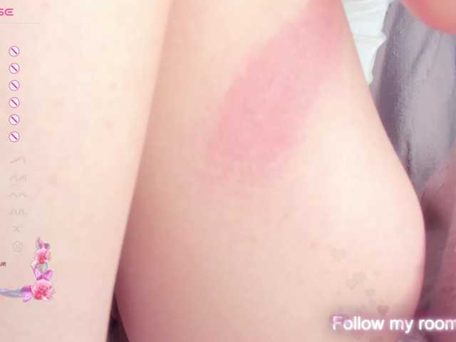 LeenyLipss, live now on BongaCams
