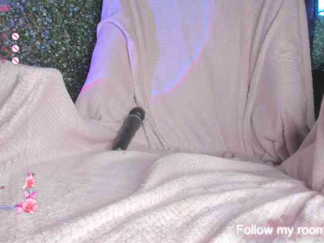 emilylopess's live room