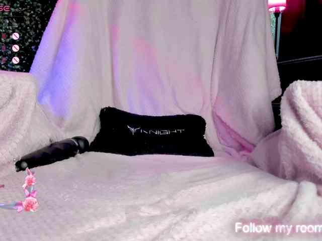 EmilyLopess webcam