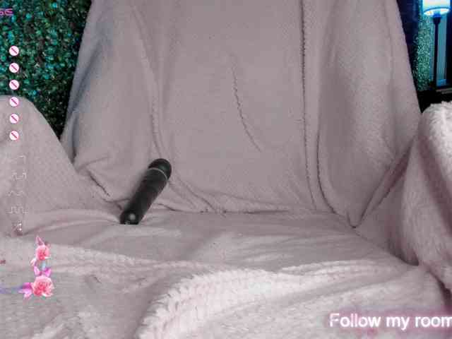 EmilyLopess webcam