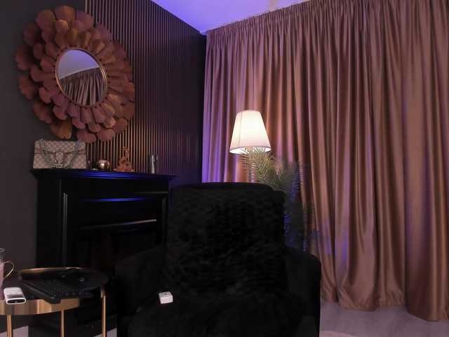 LovingBlondie live cam on BongaCams