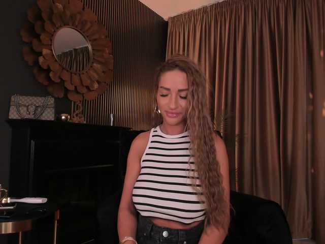 LovingBlondie live cam on BongaCams