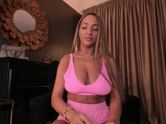 LovingBlondie Live Cam on BongaCams