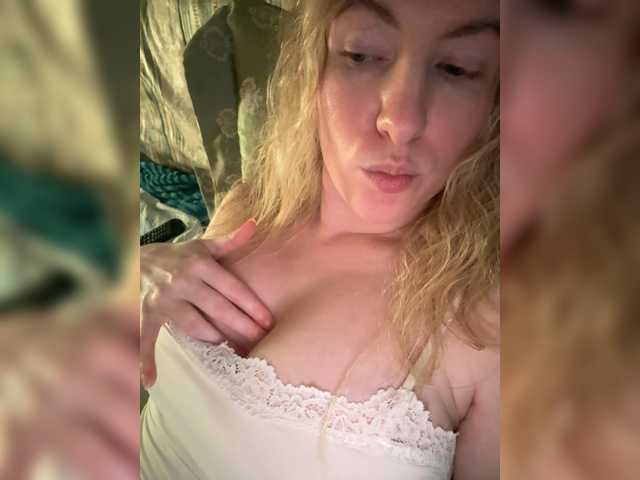 Rinaaamur live cam on BongaCams