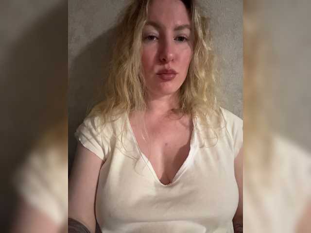 Rinaaamur live cam on BongaCams