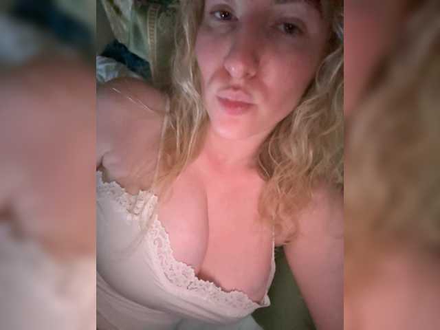 Rinaaamur live cam on BongaCams