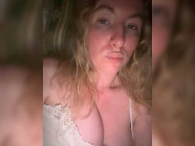 Rinaaamur live cam on BongaCams