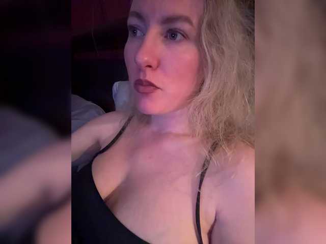 Rinaaamur live cam on BongaCams