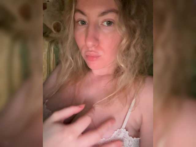 Rinaaamur live cam on BongaCams