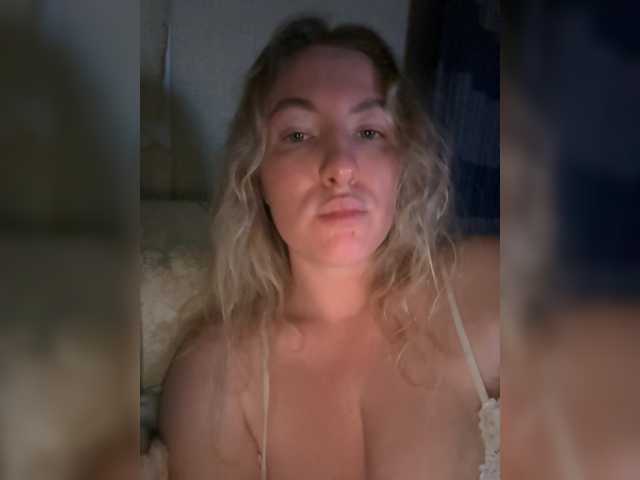 Rinaaamur live cam on BongaCams