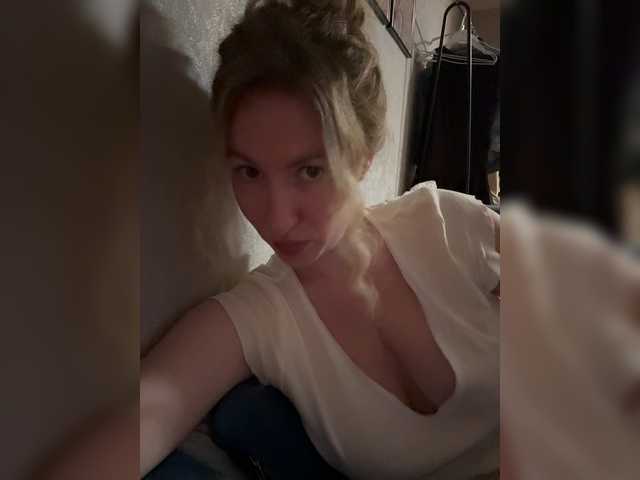 Rinaaamur live cam on BongaCams