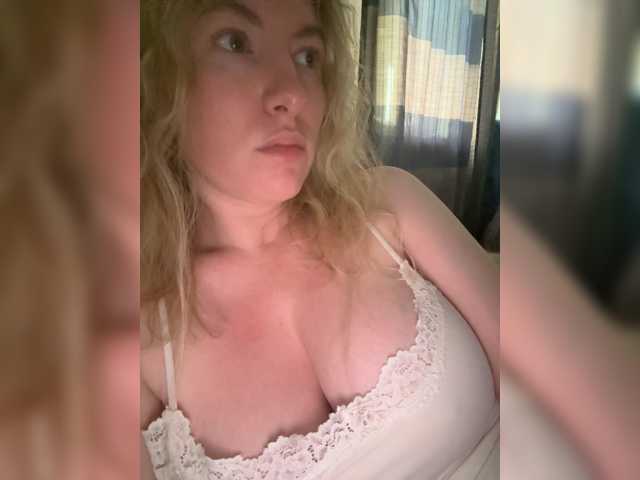 Rinaaamur live cam on BongaCams