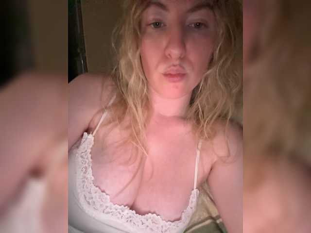 Rinaaamur live cam on BongaCams