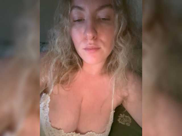 Rinaaamur live cam on BongaCams