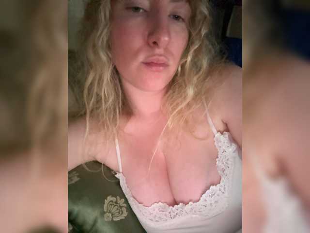 Rinaaamur live cam on BongaCams