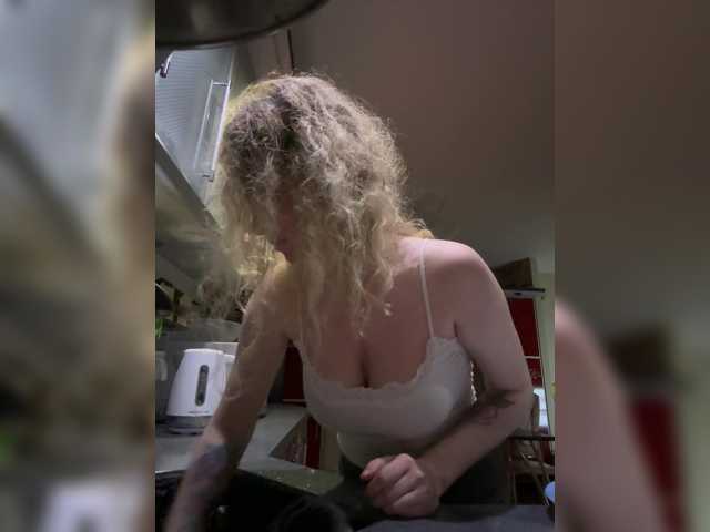Rinaaamur live cam on BongaCams