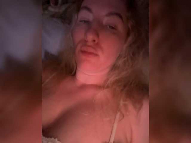 Rinaaamur live cam on BongaCams