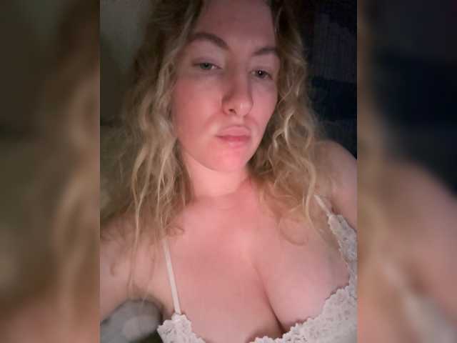 Rinaaamur live cam on BongaCams