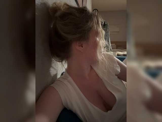 Rinaaamur live cam on BongaCams