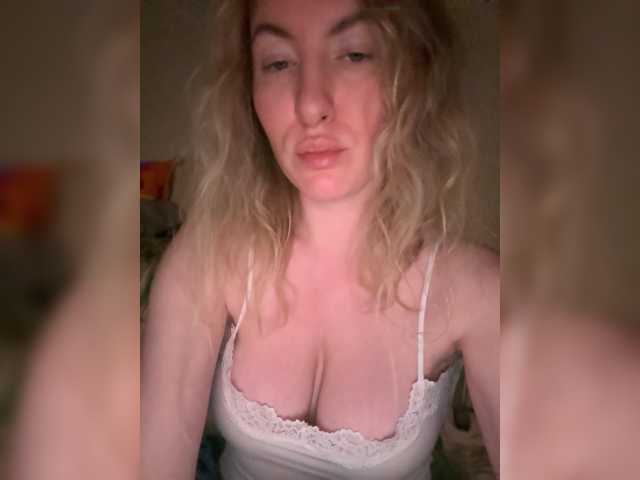 Rinaaamur live cam on BongaCams