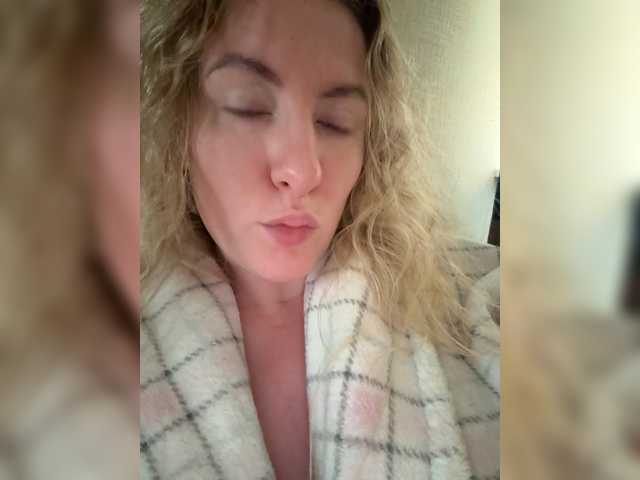 Rinaaamur live cam on BongaCams