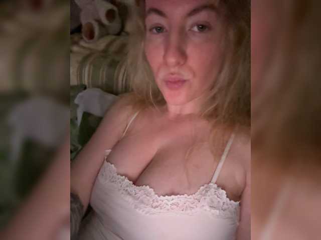 Rinaaamur live cam on BongaCams