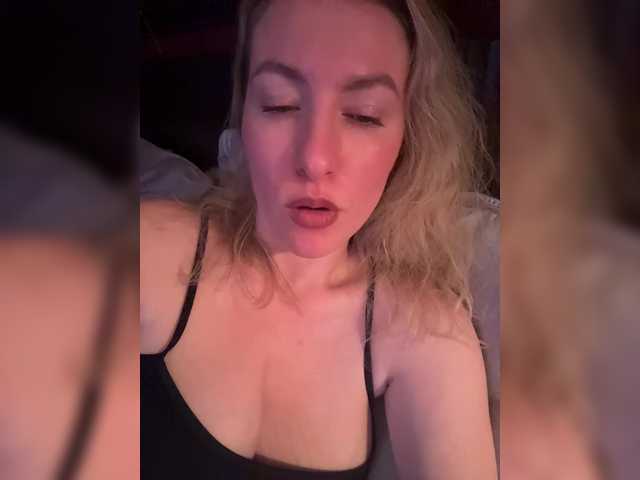 Rinaaamur live cam on BongaCams