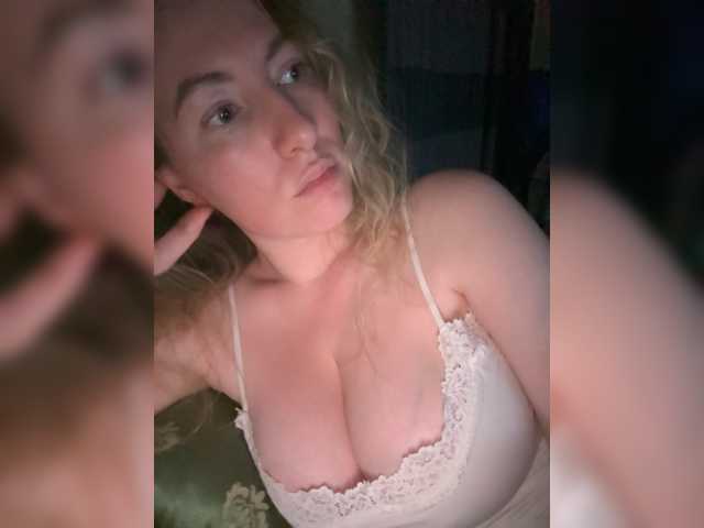 Rinaaamur live cam on BongaCams