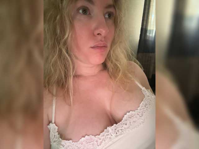 Rinaaamur live cam on BongaCams