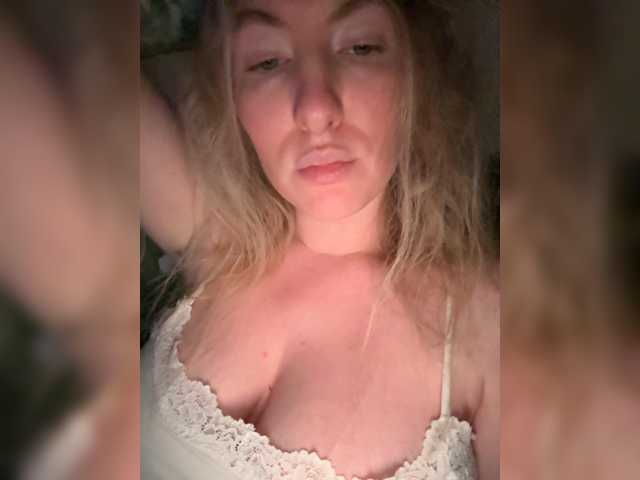 Rinaaamur live cam on BongaCams