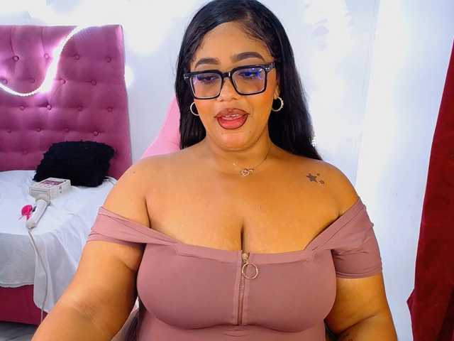 MadyKolemam live cam on BongaCams
