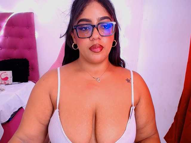 MadyKolemam live cam on BongaCams
