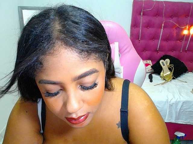 MadyKolemam live cam on BongaCams